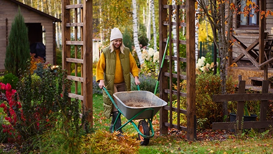 Der Herbst ist da: Mach deinen Balkon und Garten fit für den Winter